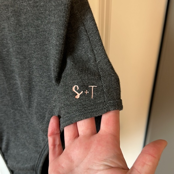 Grey ribbed bodysuit - Picture 3 of 5